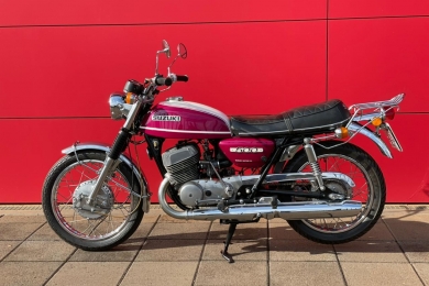 Suzuki T500
